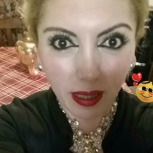 Meet your Posher, Dalia